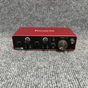 Focusrite Scarlett 2I2